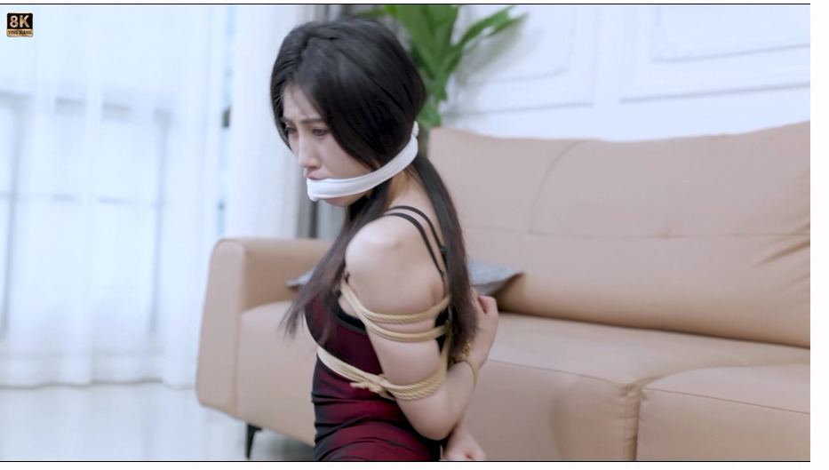 HLY106-红鲤鱼 写真馆的奇妙体验 CC（恩可）