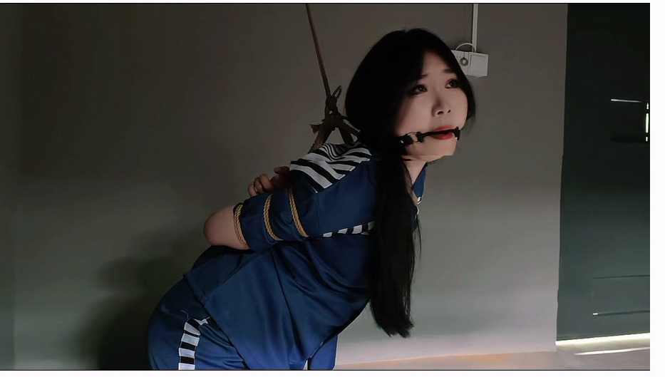 XXGZS040-鑫鑫工作室 新场地吴晗出演贩毒女中集，被卧底帽子抓捕，审讯，因不听话被严加管教